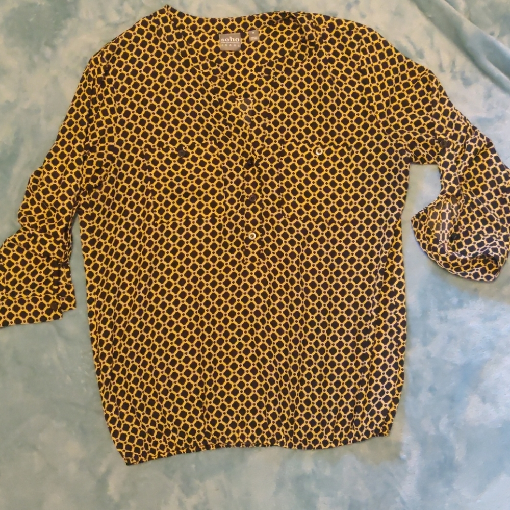 NEW YORK &CO. 3/4 length button down blouse.